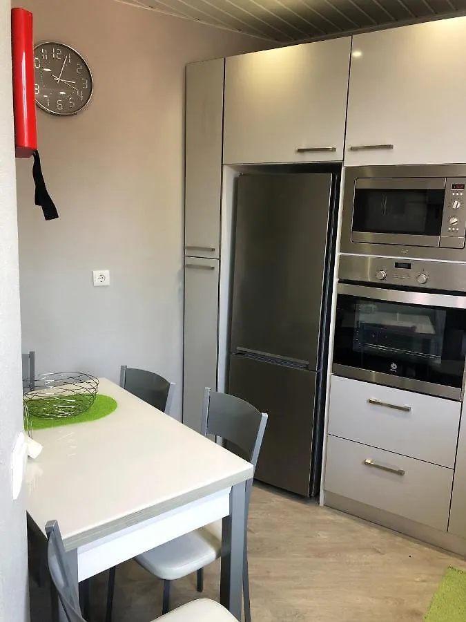 Pleasant Apartment With Private Pool In Lombo Do Doutor 50 M² 칼례타