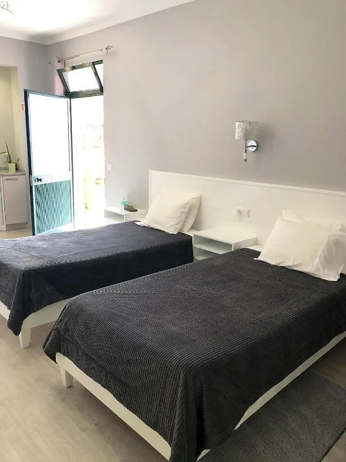 Pleasant Apartment With Private Pool In Lombo Do Doutor 50 M² 칼례타 0*,  포르투갈
