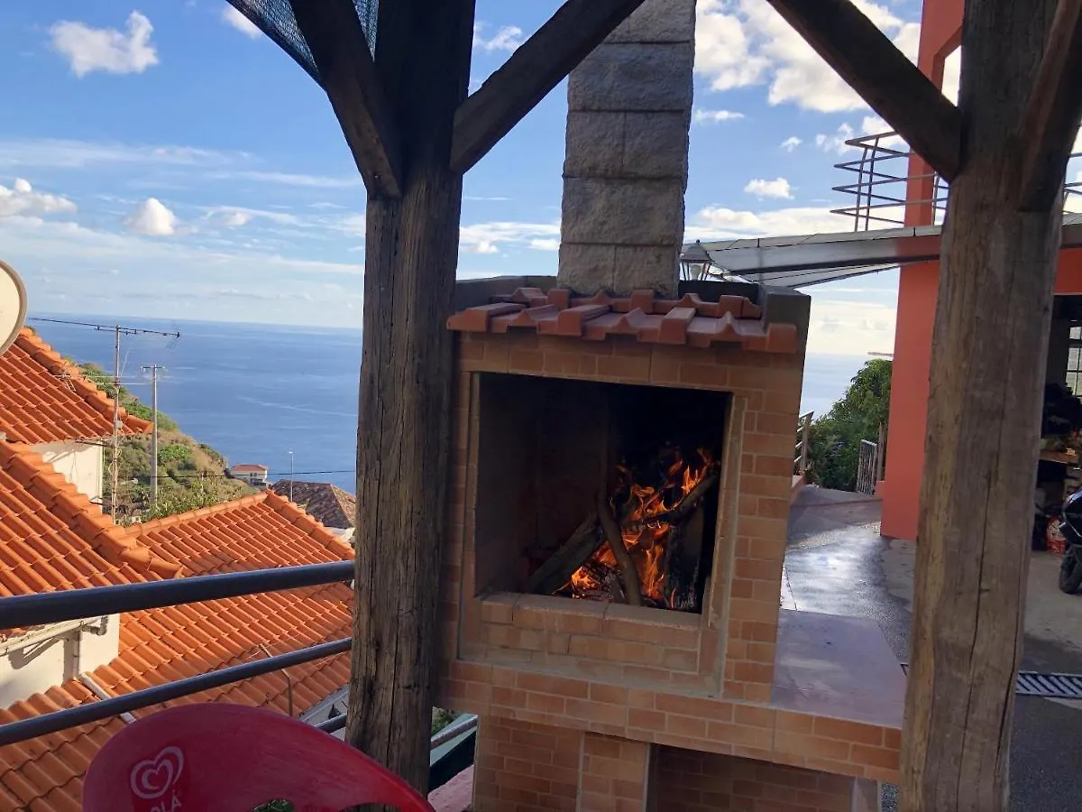 Pleasant Apartment With Private Pool In Lombo Do Doutor 50 M² Calheta  Calheta (Madeira)